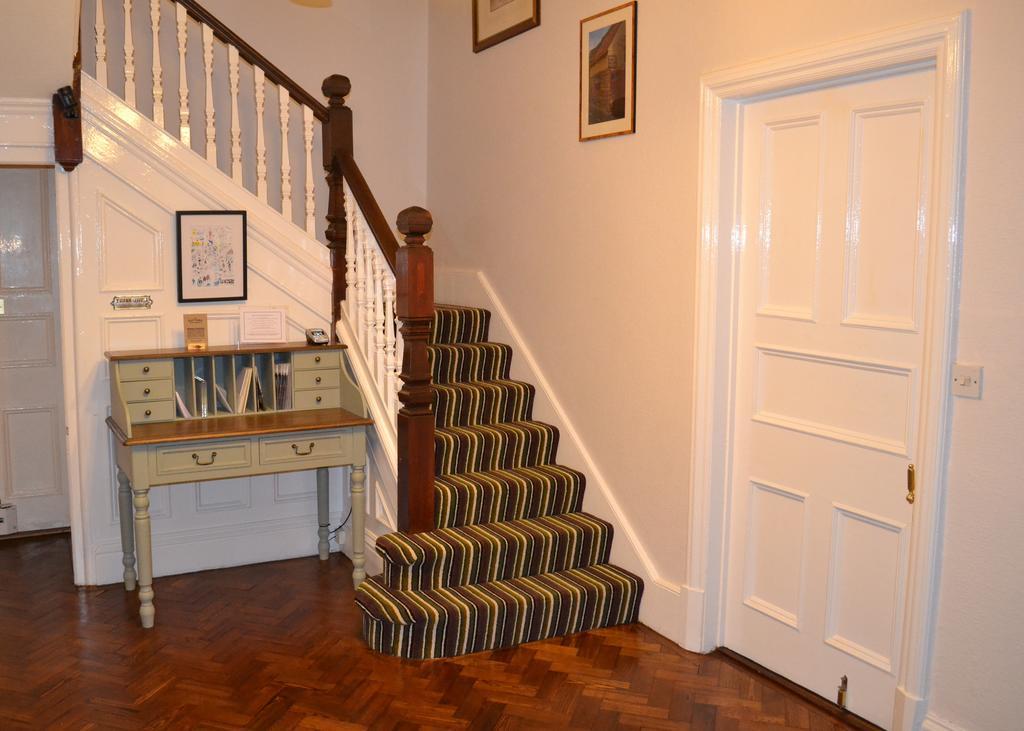 Bed and Breakfast Corra Lynn Уитби Экстерьер фото