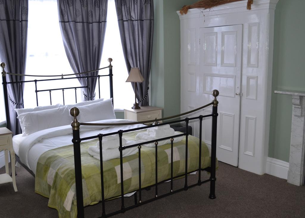 Bed and Breakfast Corra Lynn Уитби Экстерьер фото