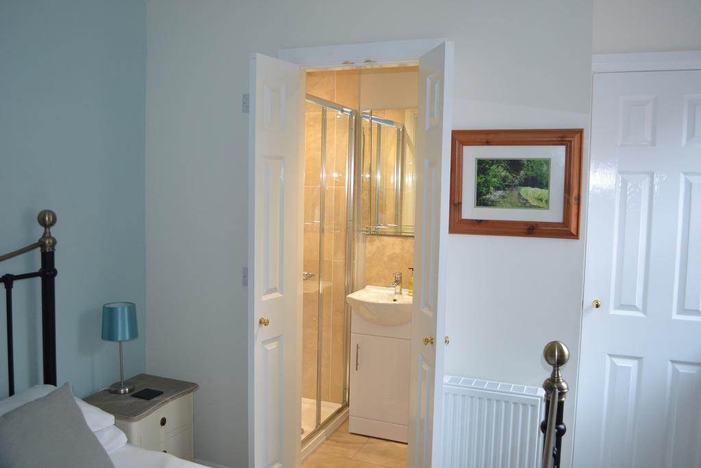 Bed and Breakfast Corra Lynn Уитби Экстерьер фото