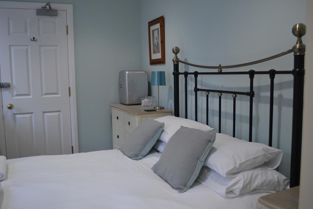 Bed and Breakfast Corra Lynn Уитби Экстерьер фото