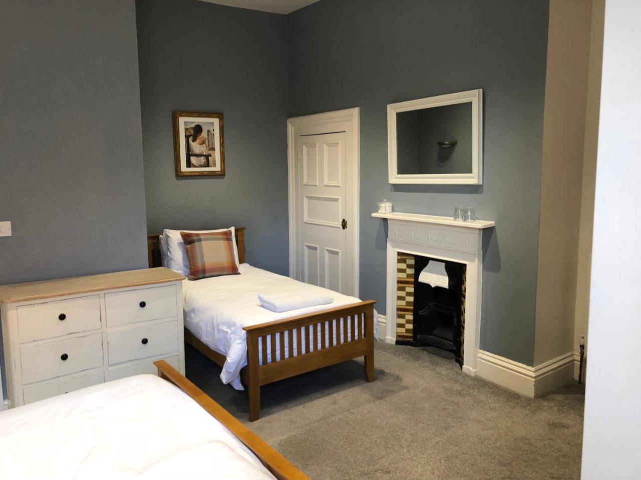 Bed and Breakfast Corra Lynn Уитби Экстерьер фото