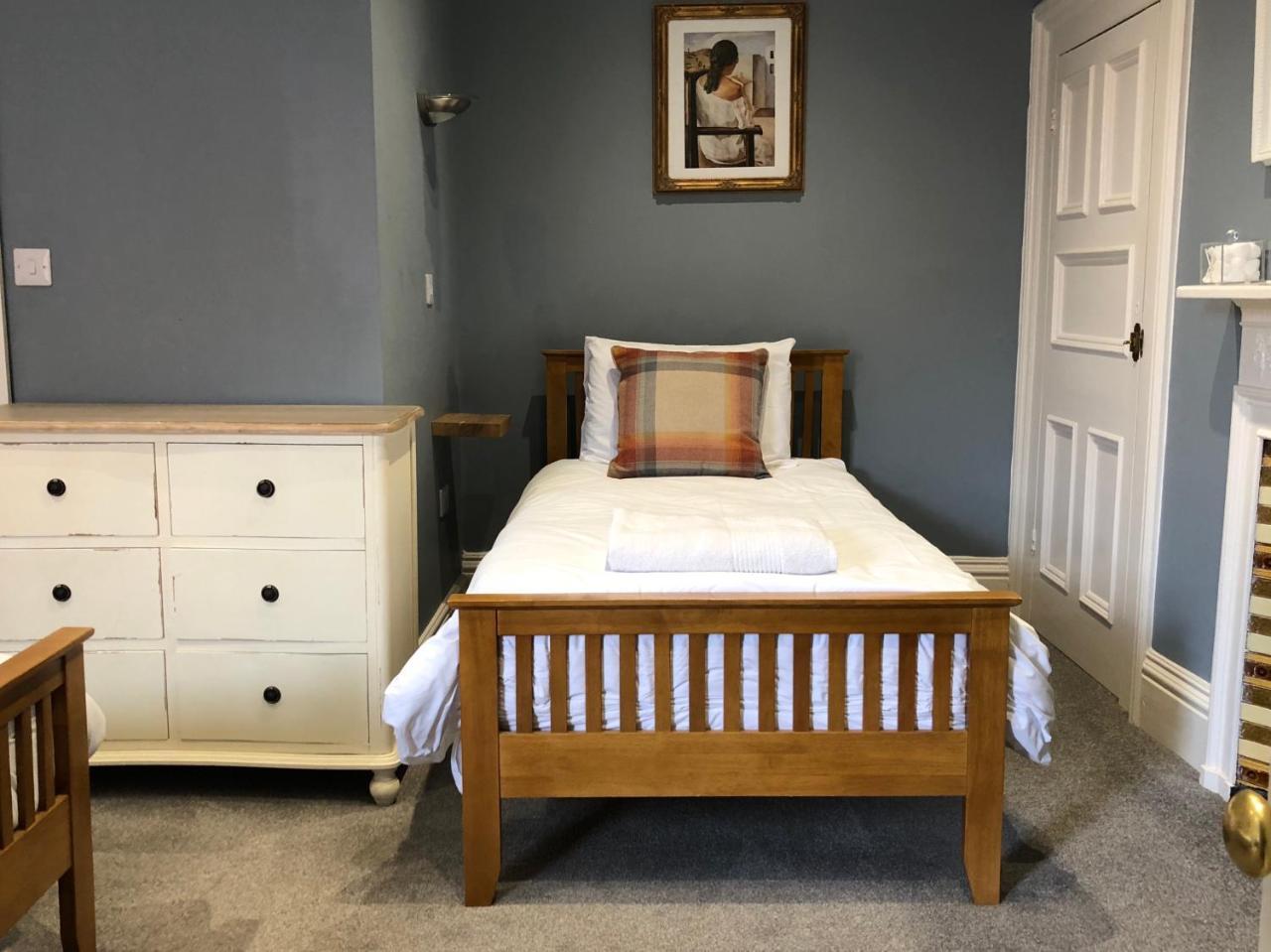 Bed and Breakfast Corra Lynn Уитби Экстерьер фото